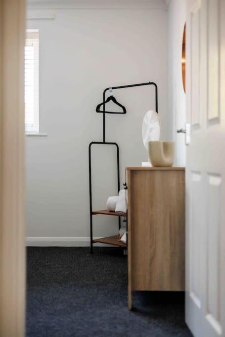 2 Bedroom House-Driveway - Bournemouth Hospital - Long Stay Discounts - Lima Apartments Ltd Dış mekan fotoğraf
