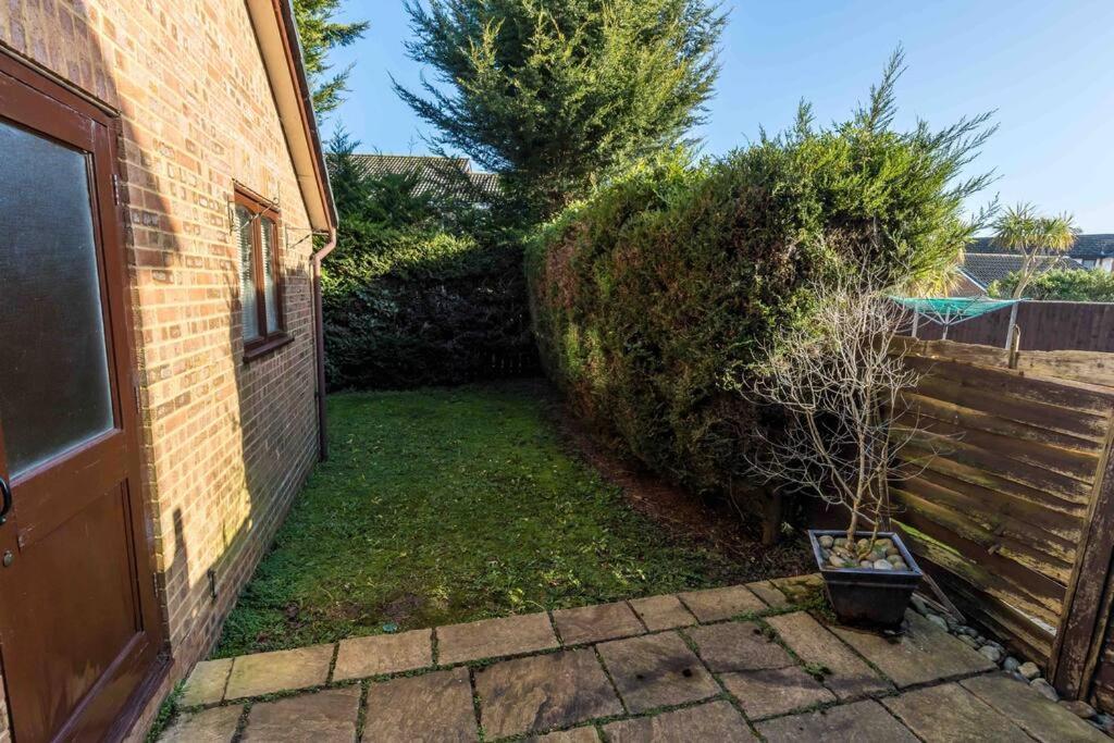 2 Bedroom House-Driveway - Bournemouth Hospital - Long Stay Discounts - Lima Apartments Ltd Dış mekan fotoğraf